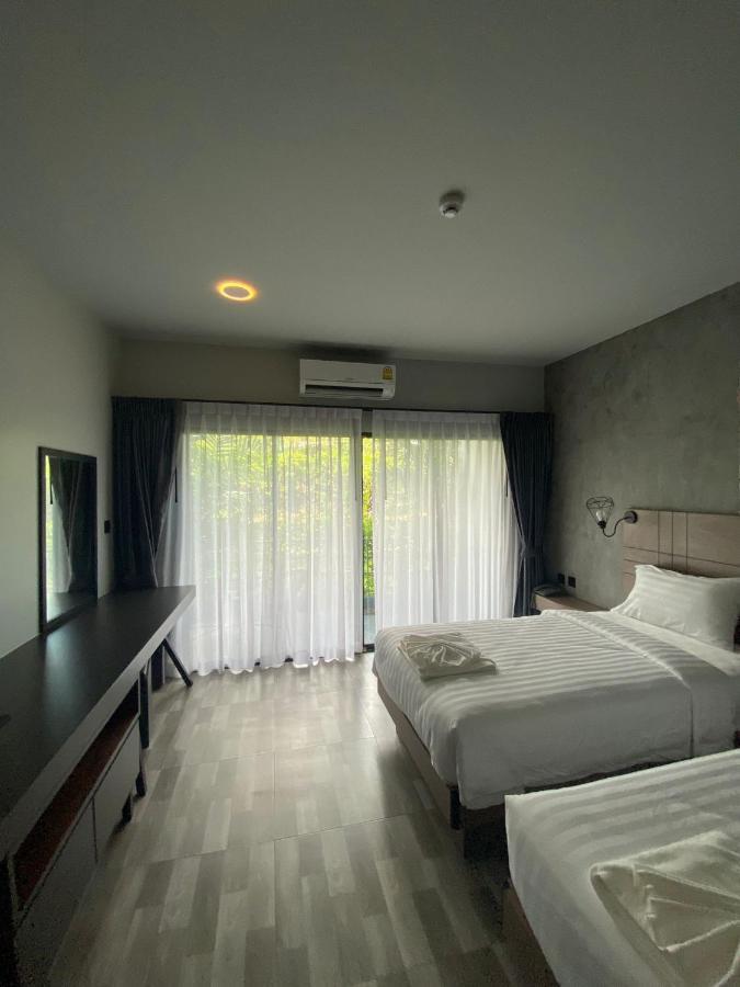 Little Loft Hotel Phuket Buitenkant foto